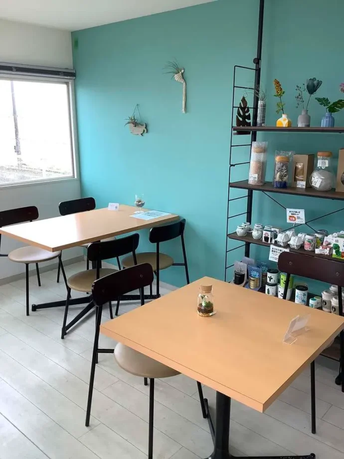 「よりみちジェラート小葉」の店内席