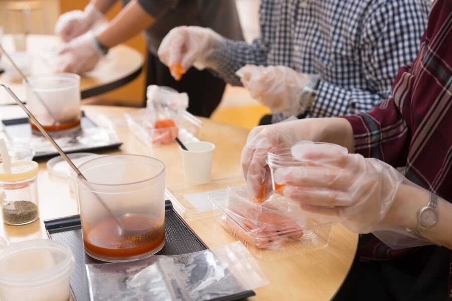 ふくや味の明太子工場ハクハクでのmy明太子手作り体験