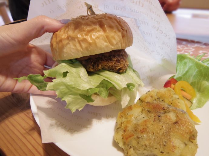 よざえもんCafeの野鹿バーガー