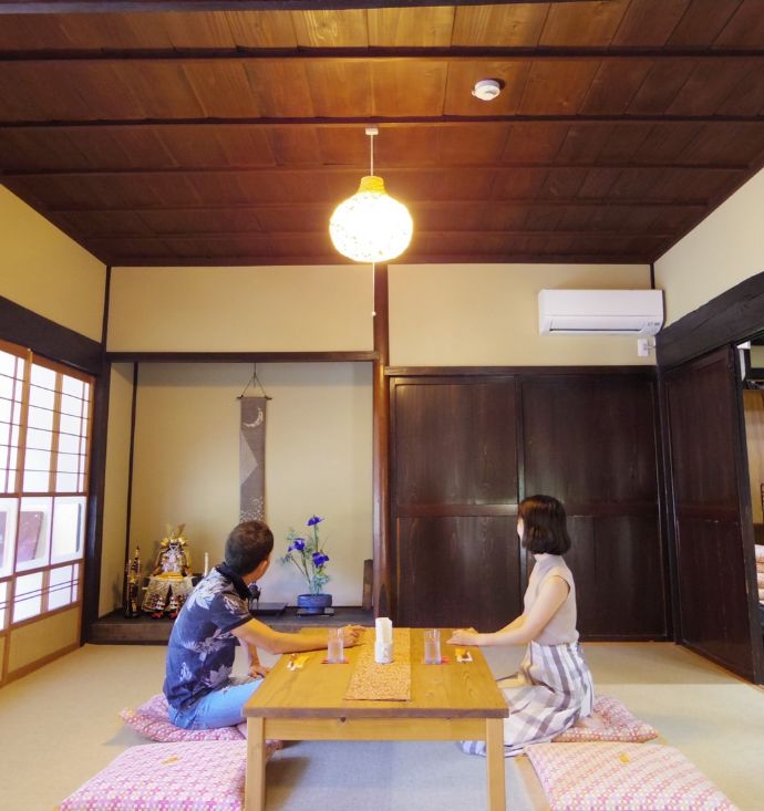 よざえもんCafeの内観