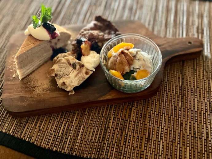 2bananeira.ドイスバナネイラで提供するスイーツ盛り合わせ