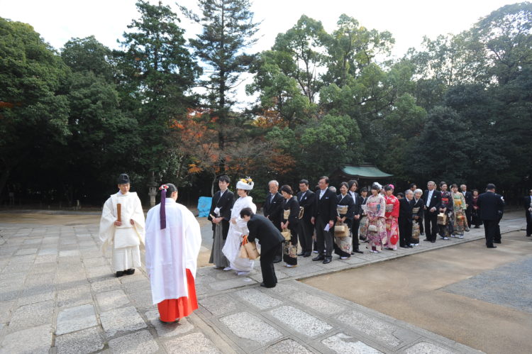 阿比太神社では雨天でも挙式は可能ですか?
