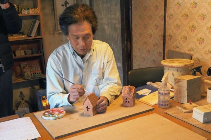 gotica陶芸工房のワークショップ講師、陶芸家のミカミさんの画像
