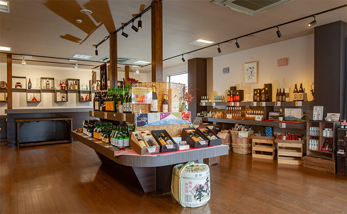 日本酒造の店内