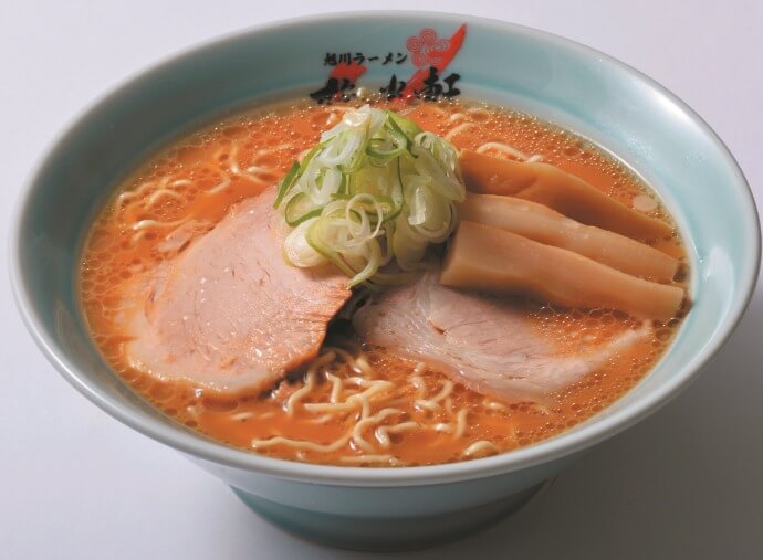 「道の駅あさひかわ」内のフードコートに出店している「梅光軒」で提供中の旭川醤油ラーメン