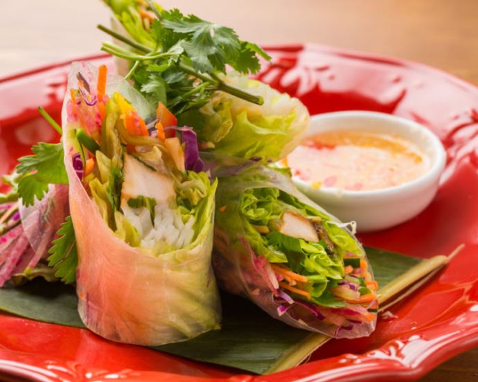Asian Cuisine A.O.C.の蒸し鶏の生春巻ゴイクン
