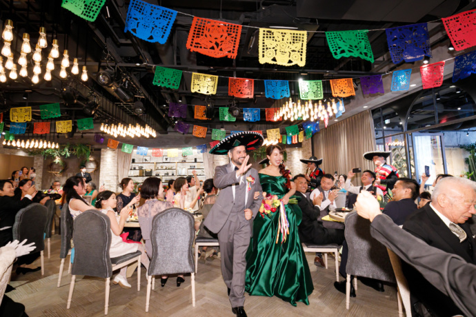 ラグナヴェールアトリエでメキシコ式の結婚式を挙げた新郎新婦