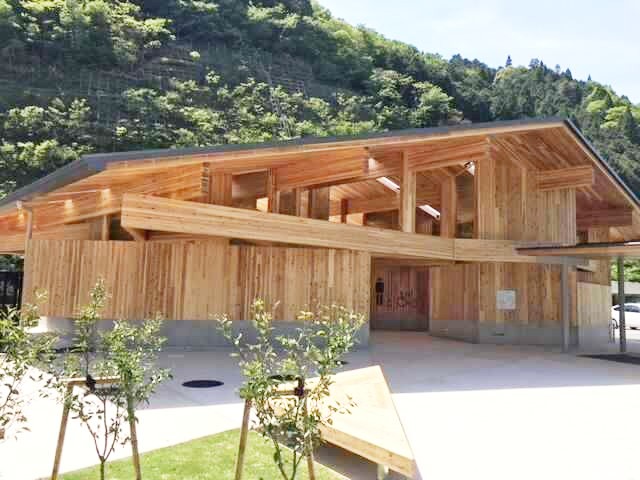岡山県英田郡西粟倉村にある「道の駅レストセンター あわくらんど」のトイレ