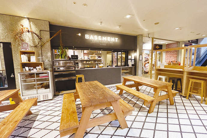 心斎橋BIGSTEPにあるコーヒー&サンドウィッチのカフェ「BASEMENT」