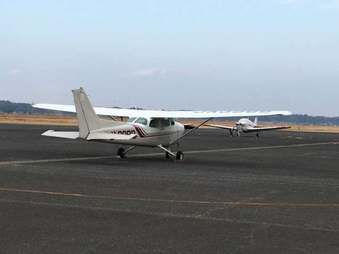 竜ヶ崎飛行場と飛行機
