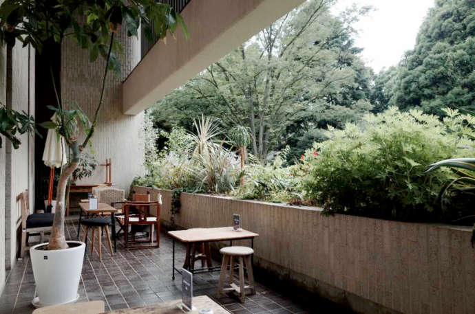 東京都目黒区にある『BUNDAN COFFEE & BEER』のテラス席