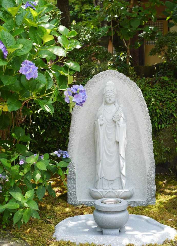 「佛日庵」のしあわせ観音