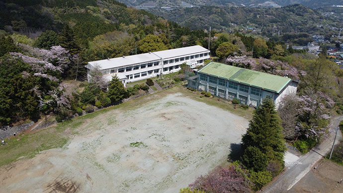 「キャンピース」の校庭俯瞰