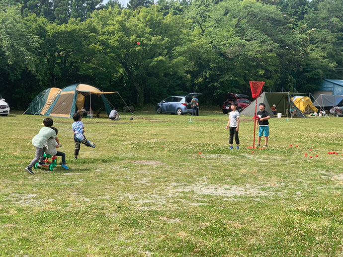 「キャンピース」で遊ぶ子供たち