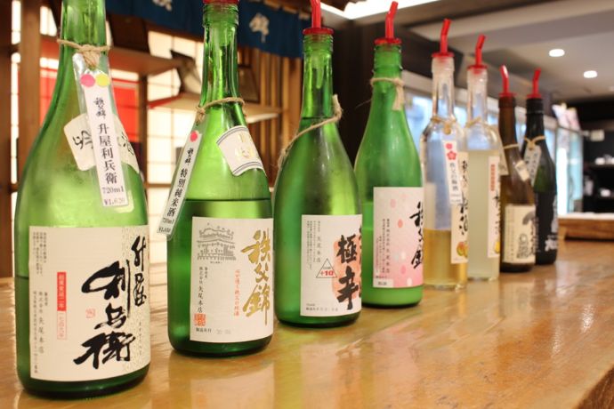 「秩父錦 酒づくりの森（株式会社矢尾本店）」に併設された酒蔵見学観光物産館の試飲コーナー