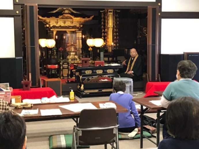 長弓寺 薬師院の写経会の様子