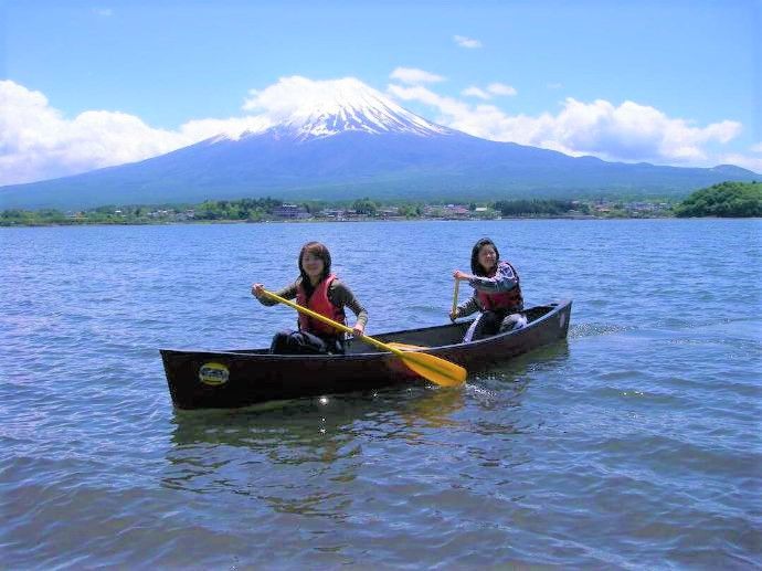 山梨県南都留郡にあるカントリーレイクシステムズのカナディアンカヌー体験