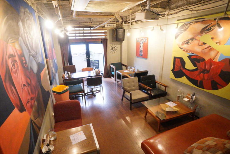 愛知県名古屋市の矢場町駅から徒歩1分にあるcafe DODOの店内