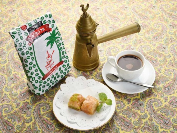 イスラエルカフェ＆レストラン ファラフェルガーデンのバクラバァセット