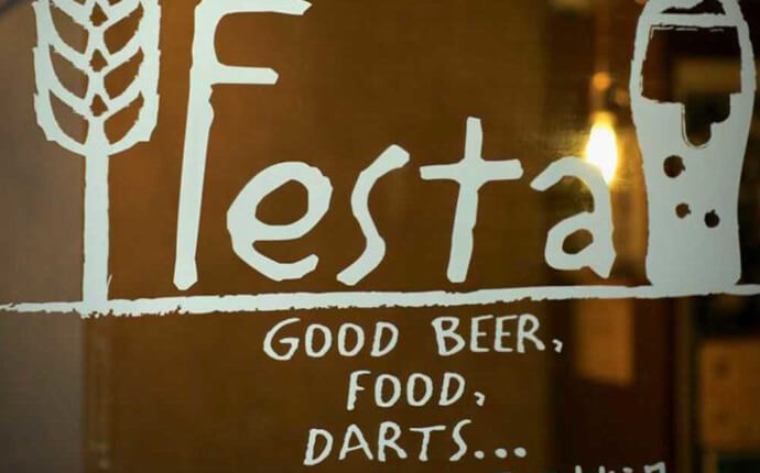 ビアバルFesta下北沢のエントランス