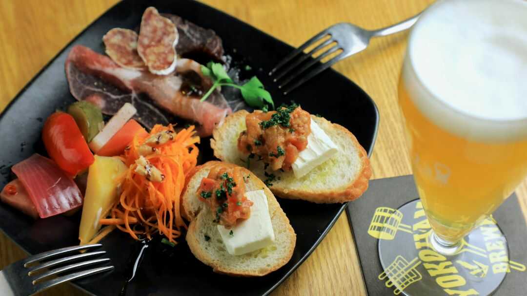 ビアバルFesta下北沢の料理とビール