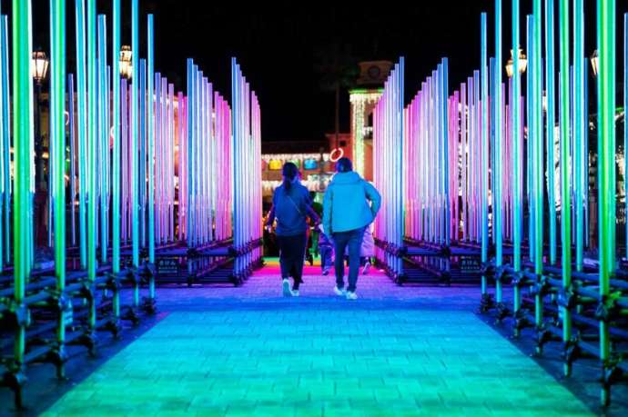 和歌山県和歌山市の「フェスタ・ルーチェin和歌山マリーナシティ」にあるPilier de Lumiere