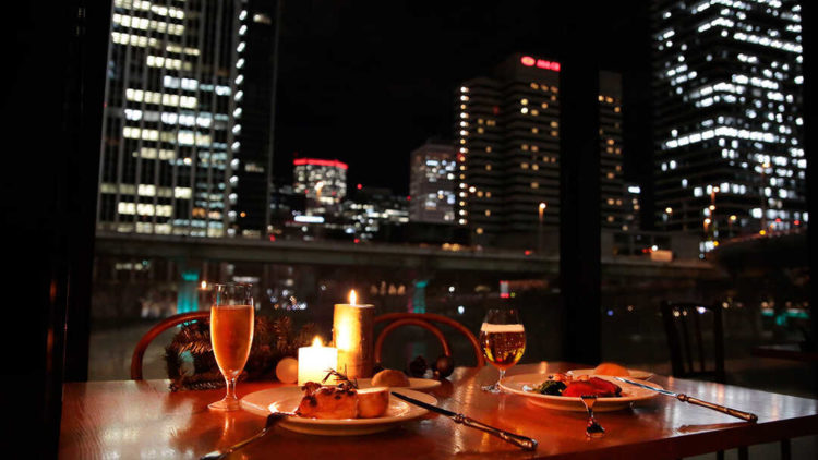 フェスティバール&ビアホールのお料理と夜景