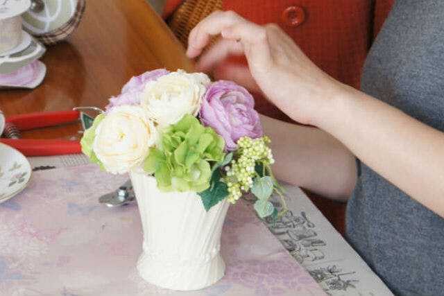 Fleuriste mignonのフラワーアレンジメント体験レッスン風景