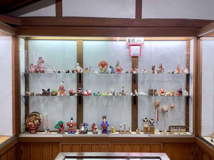 「日本郷土玩具館」に展示される日本各地の郷土玩具の数々(一部)