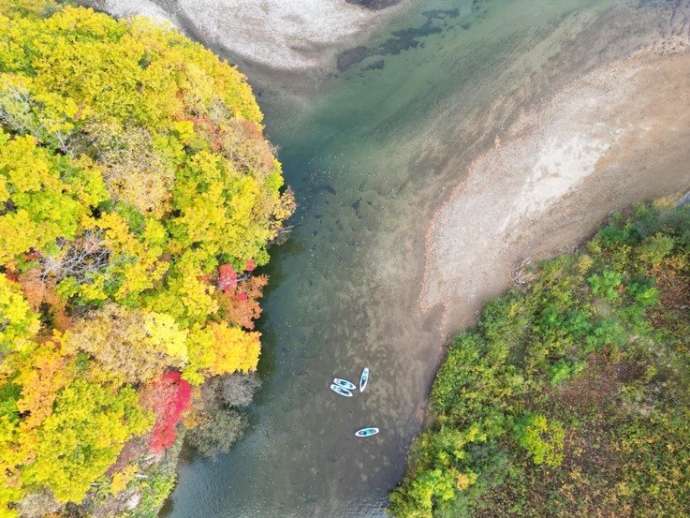 北海道札幌市にある「野あそびベース フリルフスリフ」でのドローン撮影のイメージ