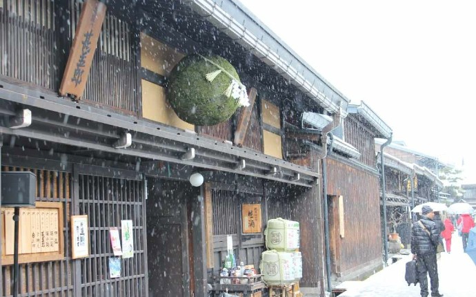 冬の舩坂酒造店