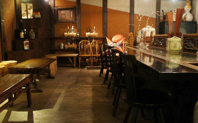 舩坂酒造店の直営売店にある蔵BAR