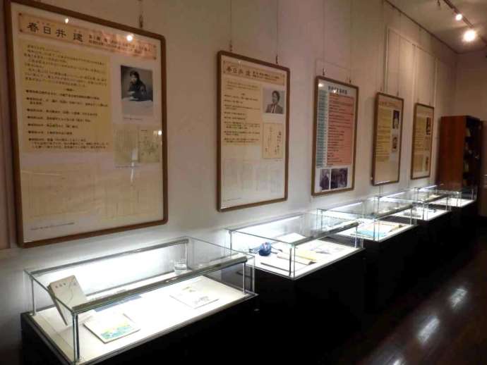 愛知県名古屋市の「文化のみち二葉館」にある郷土ゆかりの文学資料室