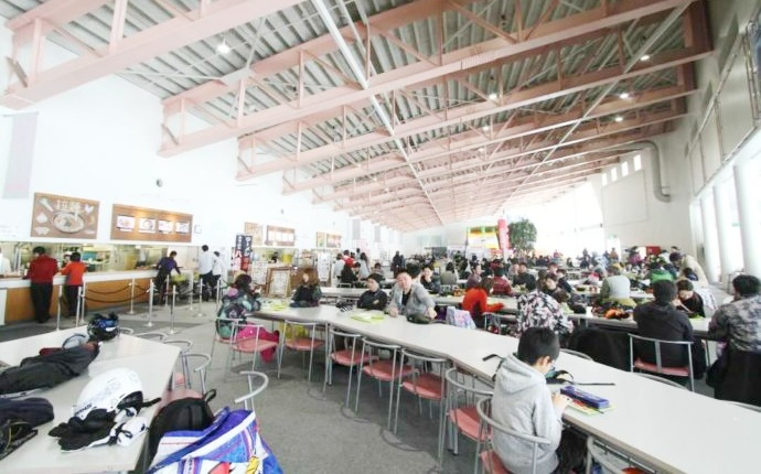岩手県北上市にある夏油高原スキー場のフードコート
