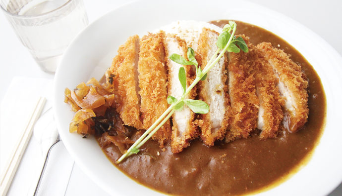 岩手県北上市にある夏油高原スキー場のカツカレー