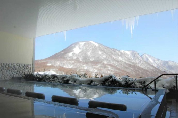 岩手県北上市にある夏油高原スキー場の露天風呂