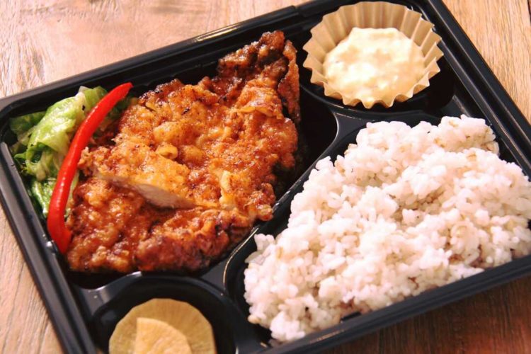 ナチュラルカフェ＋ショップ hanahacoのチキン南蛮弁当