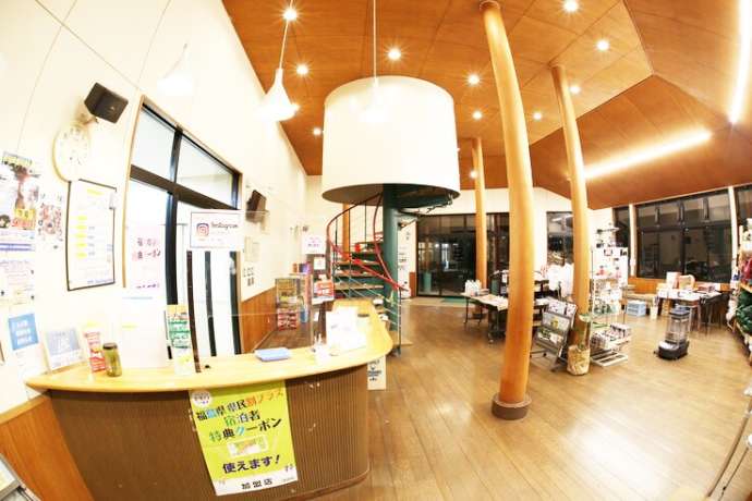 羽鳥湖畔オートキャンプ場の管理棟内部