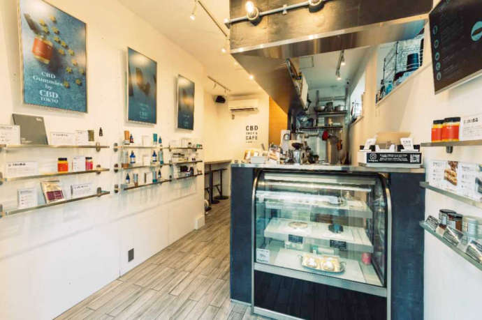 「HealthyTOKYO CBD Shop&Cafe Harajuku」の内観