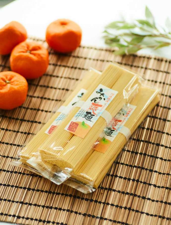 ひなの里かつうらで販売されているみかん爽麵