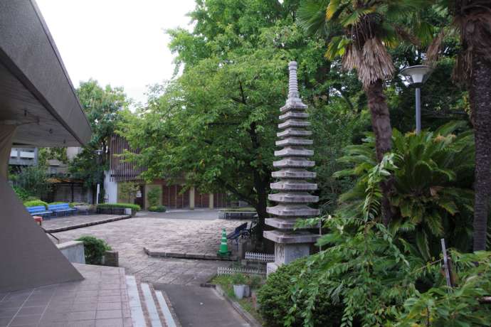 本立寺本堂付近境内の様子