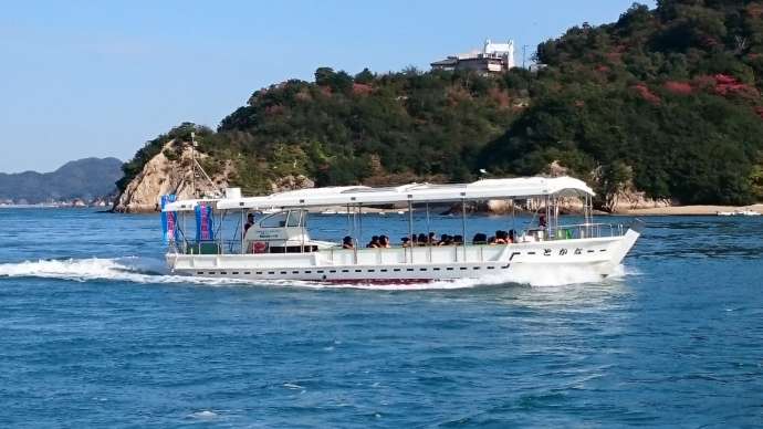来島海峡急流観潮船が運航している様子