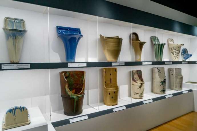 INAXライブミュージアムに展示されている古便器コレクション