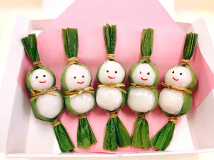 道の駅「いりひろせ」で販売されている「笹雪だるま」5つ