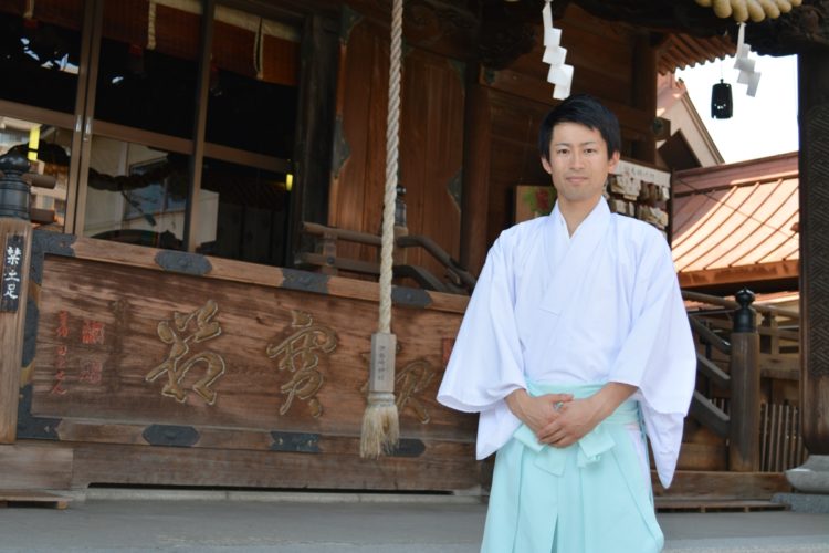 群馬県伊勢崎市の伊勢崎神社の禰宜・齋藤宏平さん