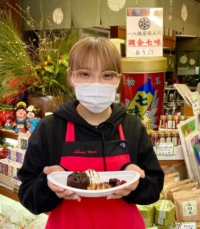 東大阪市にあるすずや×石切丸 石切神社前店の店舗スタッフさん