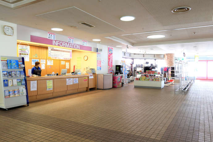岩手高原スノーパークのインフォメーションと売店