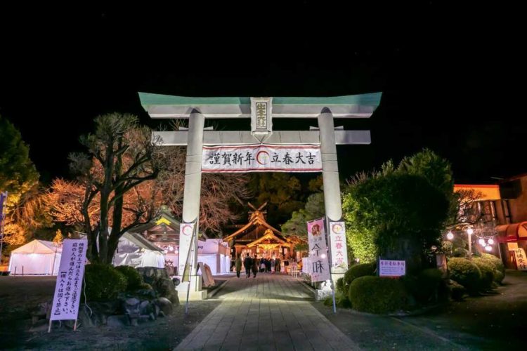 神奈川県秦野市にある出雲大社相模分祠の正月の様子