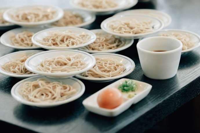 出石町の名物「出石皿そば」