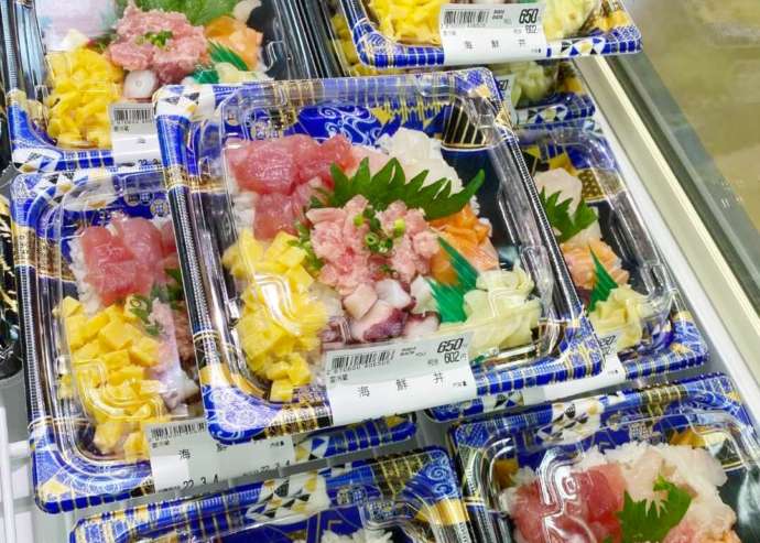 農産直売所「たなばたけ」高砂店で販売されている海鮮丼